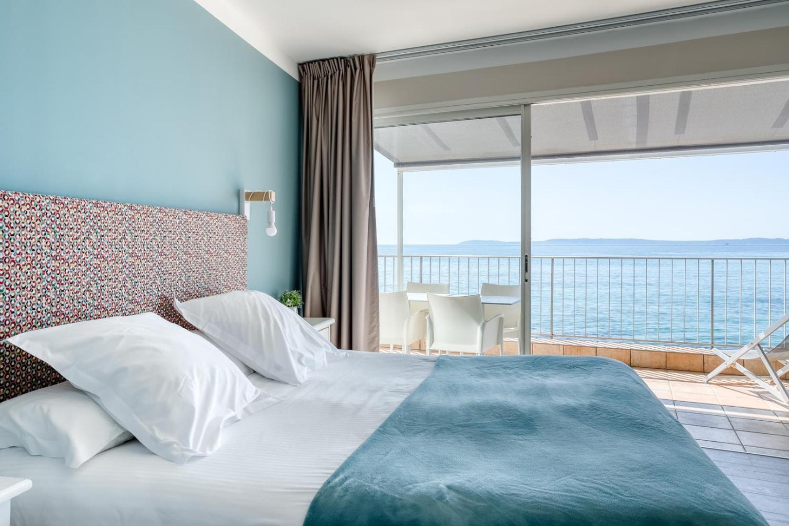 Roc Hotel - Hotel 4 Etoiles Les Pieds Dans L'Eau Ле-Лаванду Экстерьер фото
