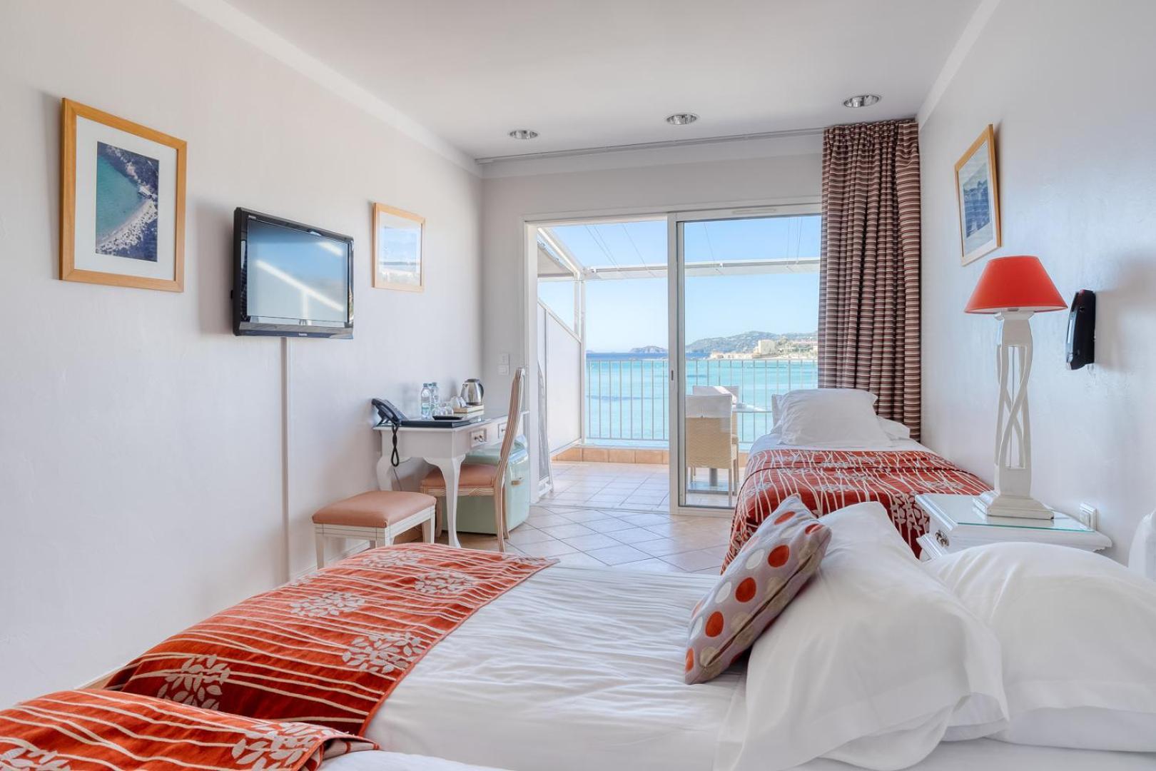 Roc Hotel - Hotel 4 Etoiles Les Pieds Dans L'Eau Ле-Лаванду Экстерьер фото