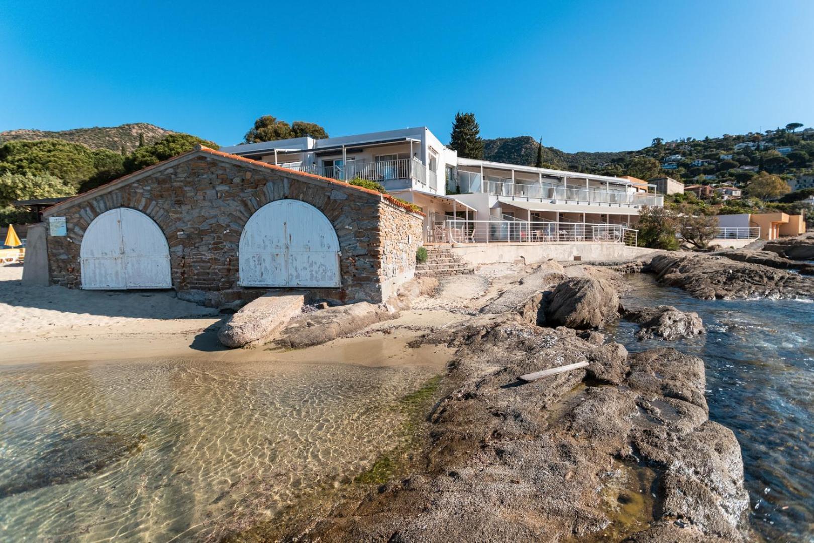 Roc Hotel - Hotel 4 Etoiles Les Pieds Dans L'Eau Ле-Лаванду Экстерьер фото