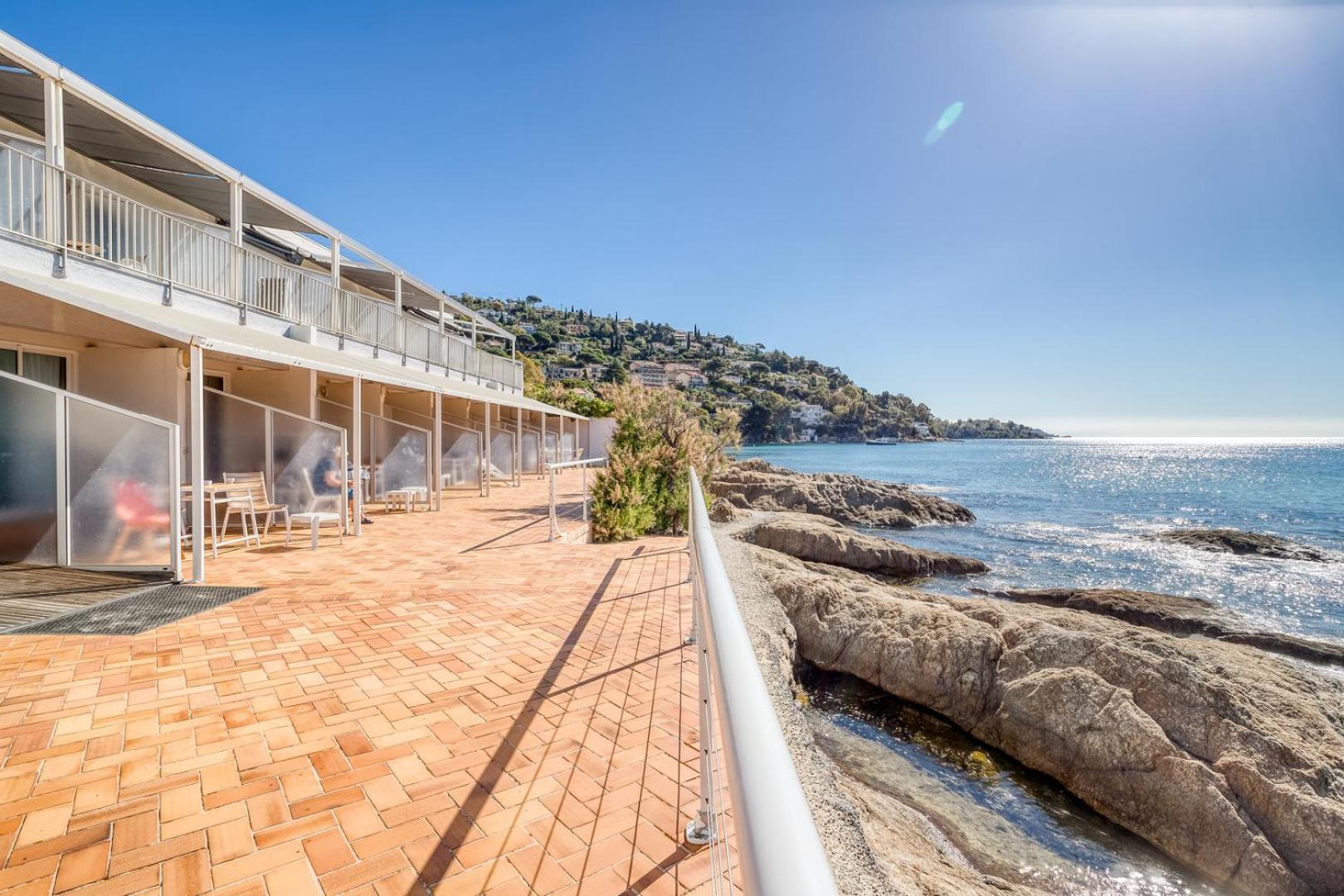 Roc Hotel - Hotel 4 Etoiles Les Pieds Dans L'Eau Ле-Лаванду Экстерьер фото